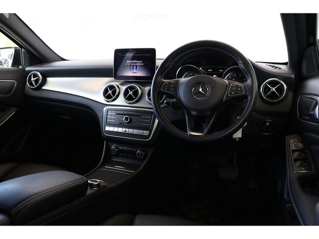 MERCEDES BENZ GLA CL 2019 Image 31