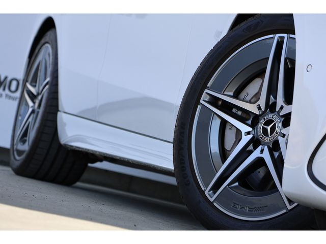 MERCEDES BENZ C CLAS 2023 Image 31