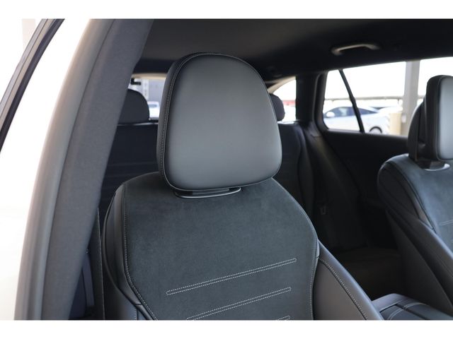 MERCEDES BENZ C CLAS 2023 Image 31