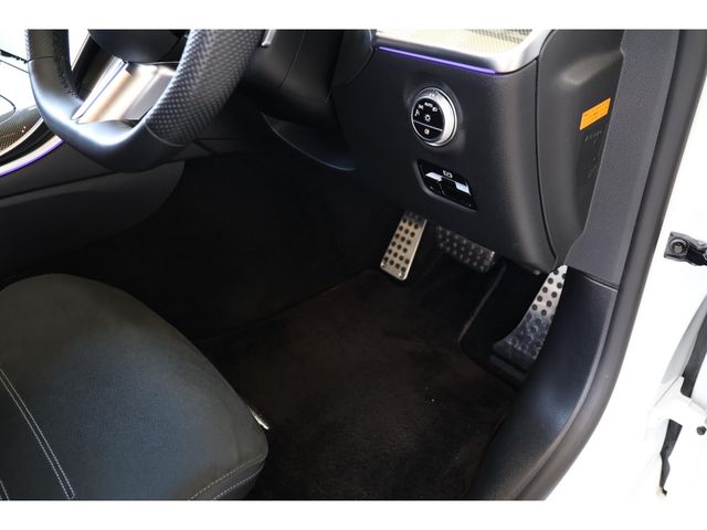 MERCEDES BENZ C CLAS 2023 Image 31