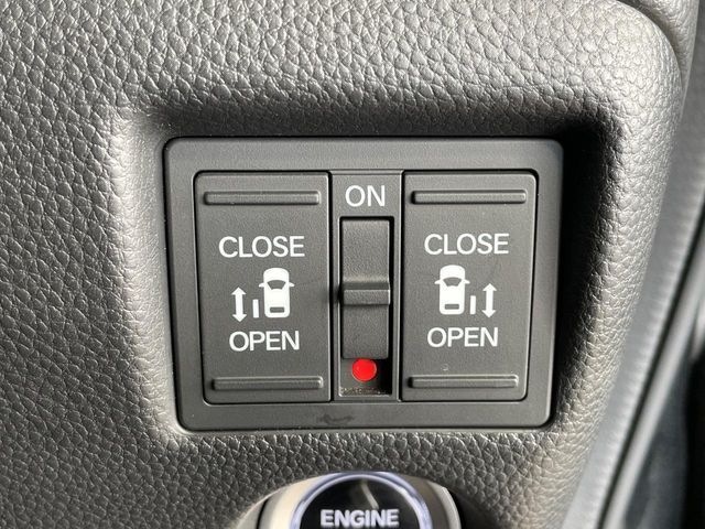 HONDA N BOX CUSTOM 2018 Image 31