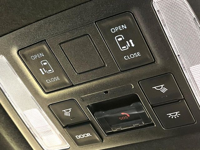 TOYOTA VOXY HYBRID 2024 Image 31