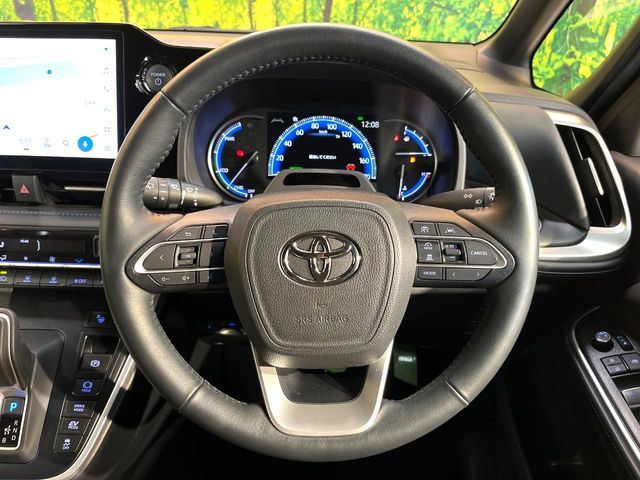 TOYOTA VOXY HYBRID 2024 Image 31