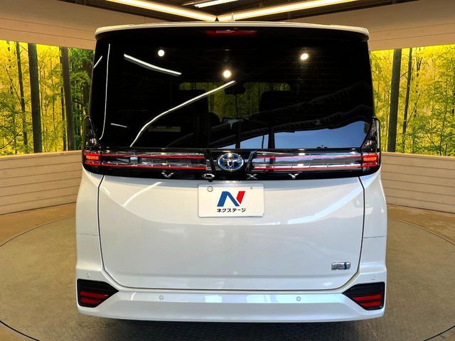 TOYOTA VOXY HYBRID 2024 Image 31
