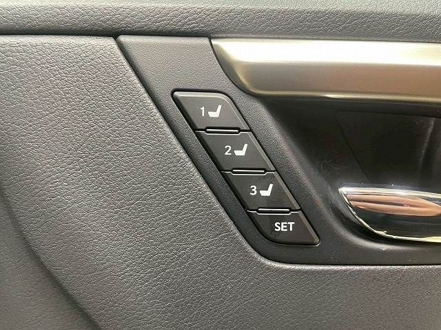 TOYOTA LEXUS RX450H 2WD 2020 Image 31