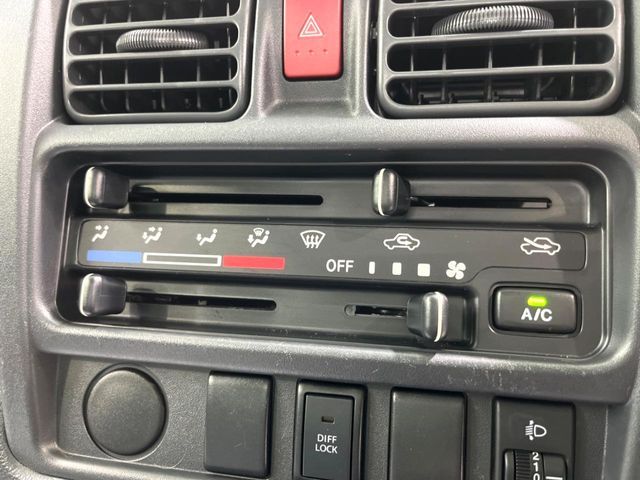 NISSAN NT100 CLIPPER 4WD 2015 Image 31