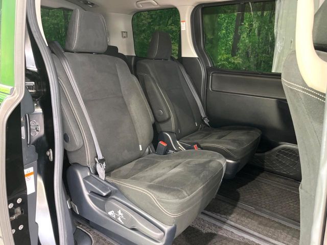 TOYOTA ESQUIRE HYBRID 2017 Image 31