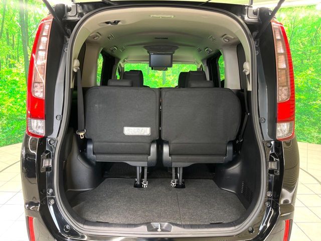 TOYOTA ESQUIRE HYBRID 2017 Image 31