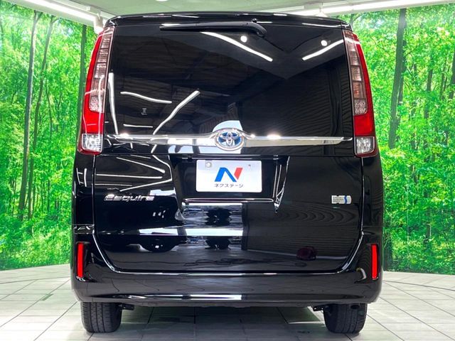 TOYOTA ESQUIRE HYBRID 2017 Image 31