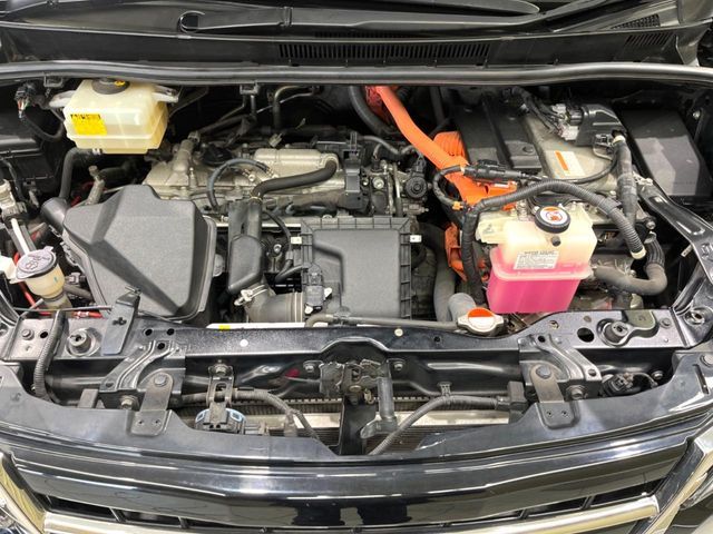 TOYOTA ESQUIRE HYBRID 2017 Image 31