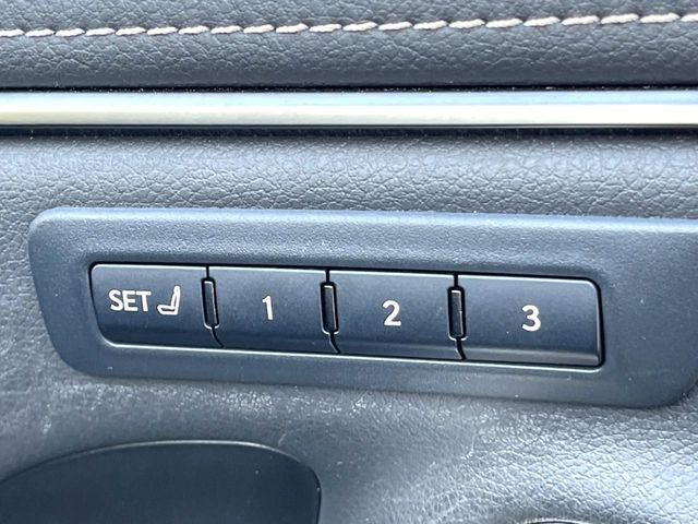 TOYOTA LEXUS ES300H 2019 Image 31