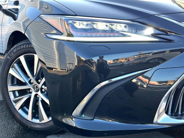 TOYOTA LEXUS ES300H 2019 Image 31