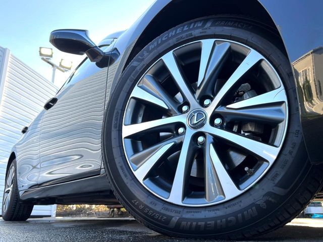 TOYOTA LEXUS ES300H 2019 Image 31