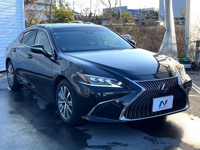 TOYOTA LEXUS ES300H 2019 Image 31