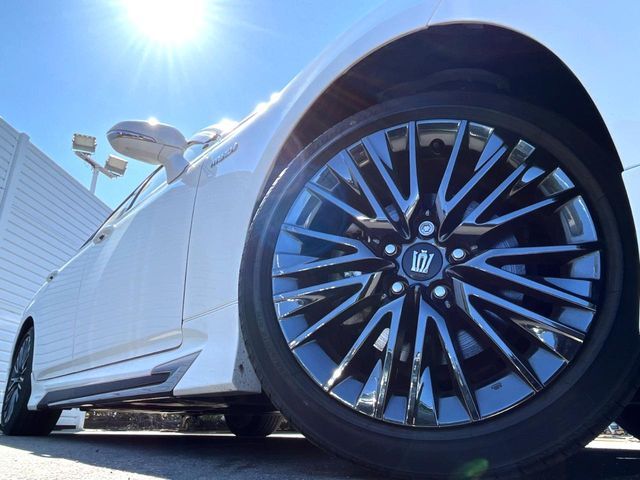 TOYOTA CROWN SEDAN HYBRID 2019 Image 31