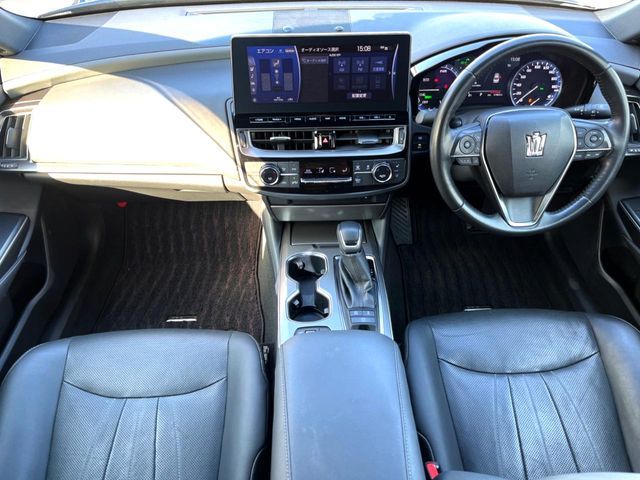 TOYOTA CROWN SEDAN HYBRID 2022 Image 31