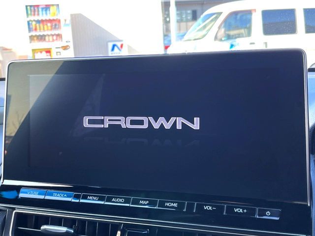 TOYOTA CROWN SEDAN HYBRID 2022 Image 31