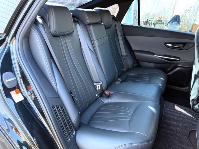 TOYOTA CROWN SEDAN HYBRID 2022 Image 31