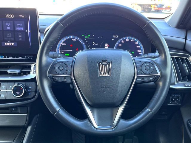 TOYOTA CROWN SEDAN HYBRID 2022 Image 31