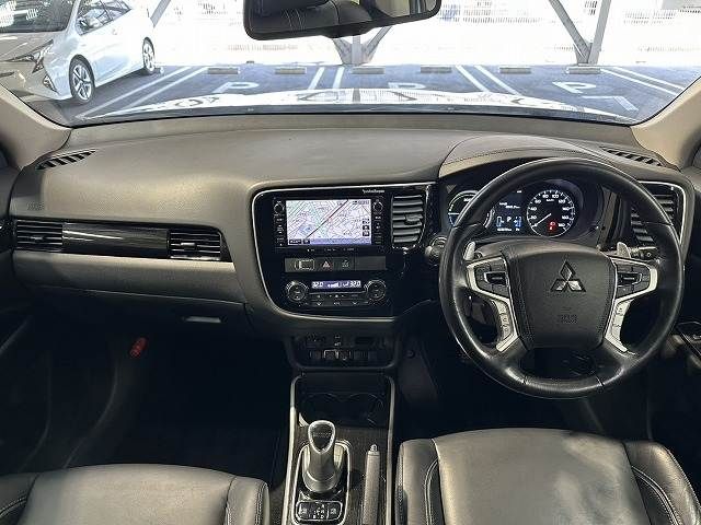 MITSUBISHI OUTLANDER PHEV 2015 Image 31