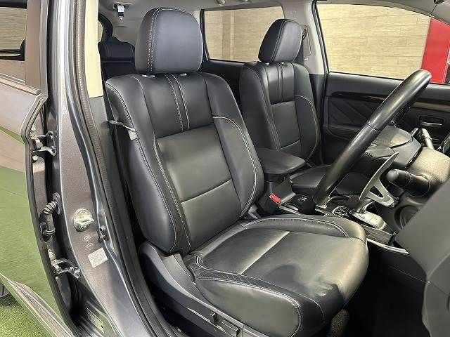 MITSUBISHI OUTLANDER PHEV 2015 Image 31