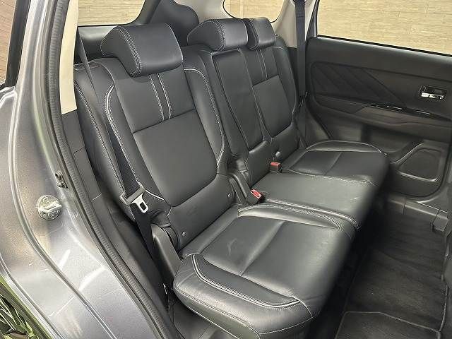 MITSUBISHI OUTLANDER PHEV 2015 Image 31