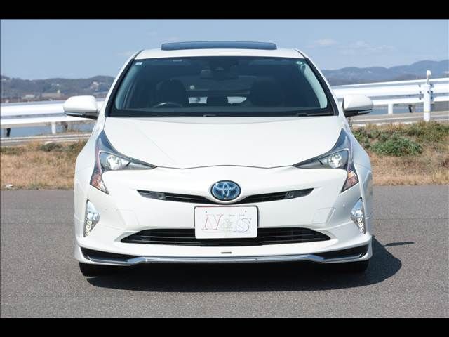 TOYOTA PRIUS 2017 Image 31