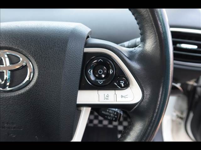 TOYOTA PRIUS 2017 Image 31