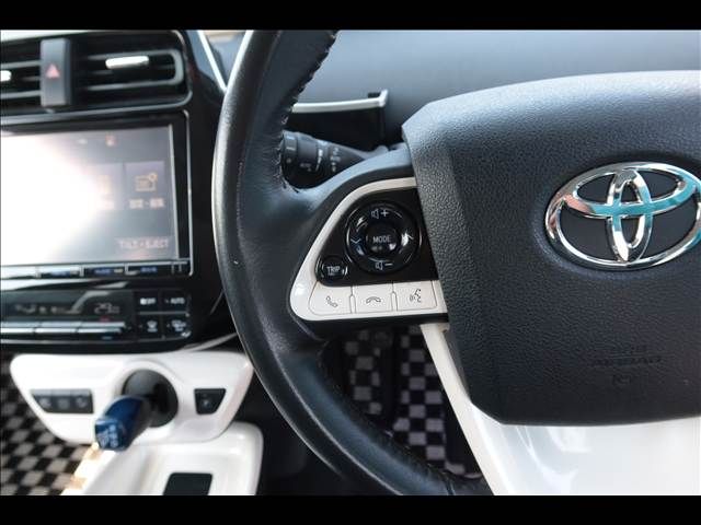 TOYOTA PRIUS 2017 Image 31