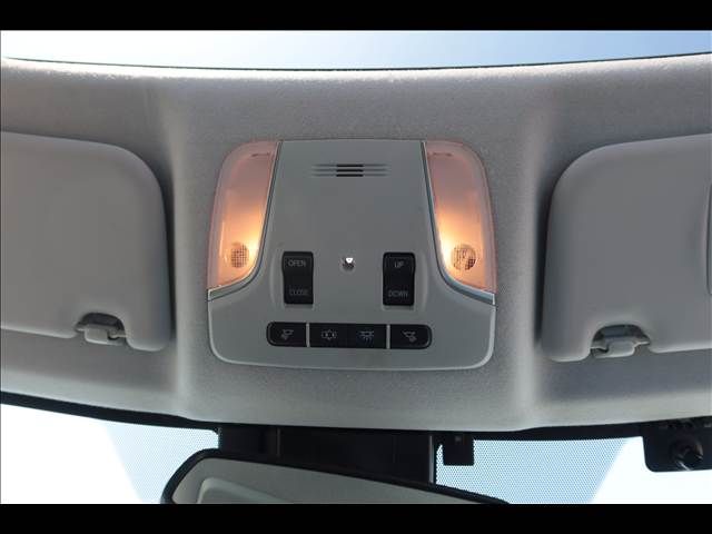 TOYOTA PRIUS 2017 Image 31