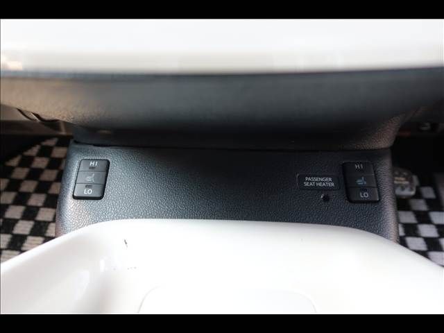 TOYOTA PRIUS 2017 Image 31