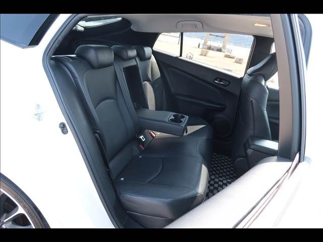 TOYOTA PRIUS 2017 Image 31