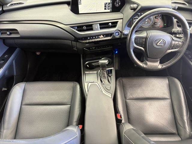 TOYOTA LEXUS UX250H AWD 2019 Image 31