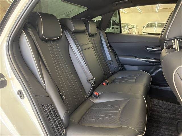 TOYOTA CROWN SEDAN HYBRID 2019 Image 31