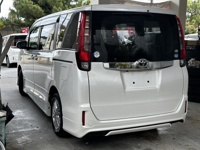 TOYOTA NOAH 2017 Image 31