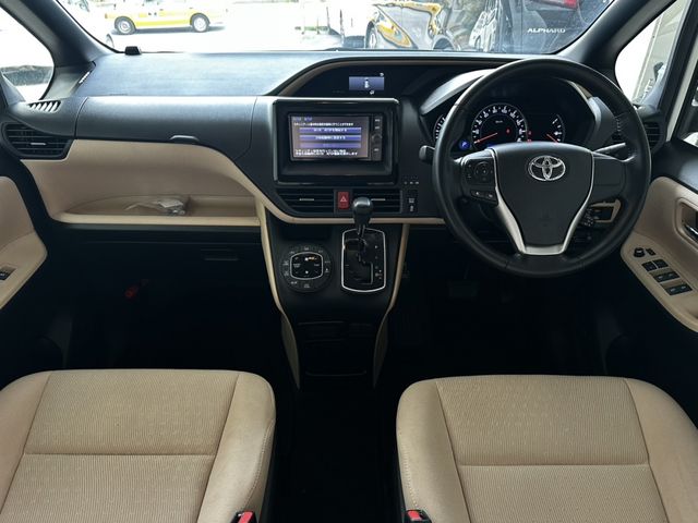 TOYOTA NOAH 2017 Image 31