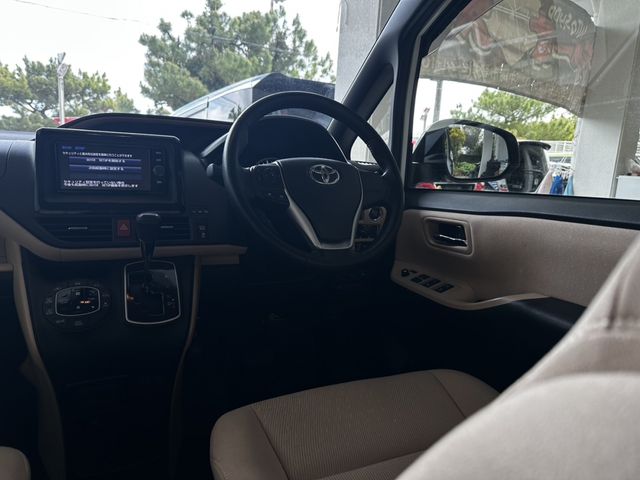 TOYOTA NOAH 2017 Image 31