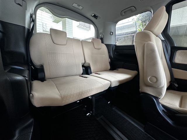 TOYOTA NOAH 2017 Image 31