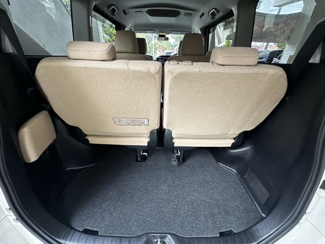 TOYOTA NOAH 2017 Image 31