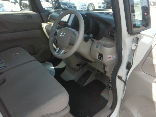 HONDA N BOX 2012 Image 31