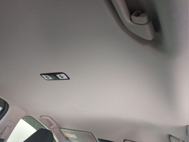 HONDA VEZEL HYBRID 2015 Image 31