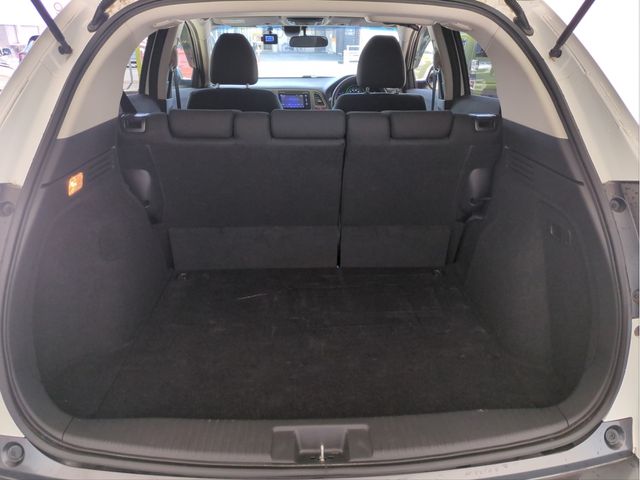 HONDA VEZEL HYBRID 2015 Image 31