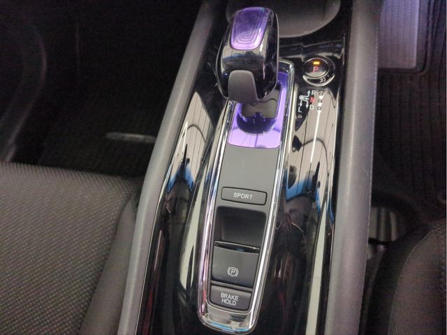 HONDA VEZEL HYBRID 2015 Image 31