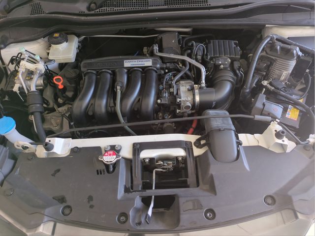 HONDA VEZEL HYBRID 2015 Image 31