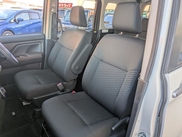 TOYOTA ROOMY 2018 Image 31
