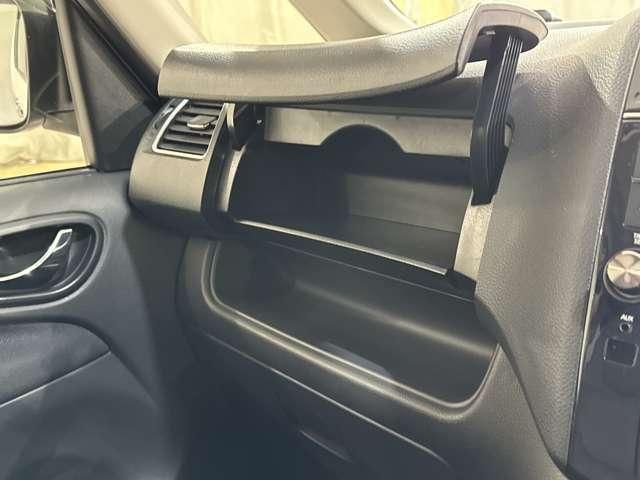 NISSAN SERENA  S-HYBRID 4WD 2013 Image 31