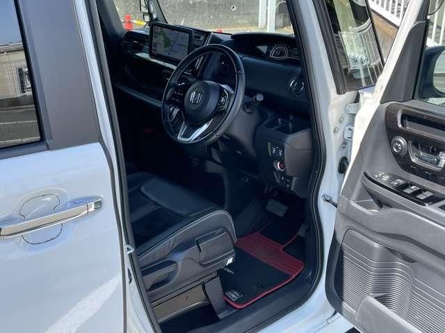 HONDA N BOX CUSTOM 2018 Image 31