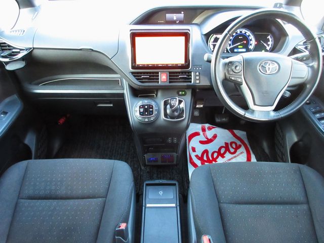 TOYOTA VOXY HYBRID 2014 Image 31