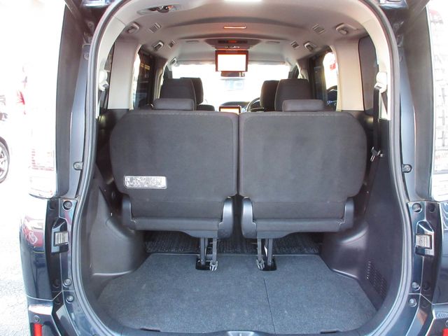 TOYOTA VOXY HYBRID 2014 Image 31