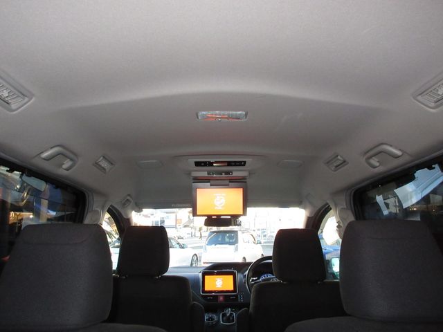 TOYOTA VOXY HYBRID 2014 Image 31